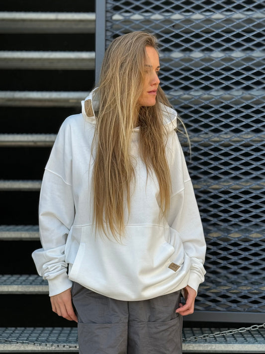 PEPPER UNISEX oversized white sweater with fluff and hood 