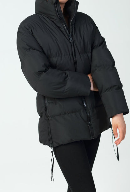 COPPEROSE oversized juoda puffer striukė