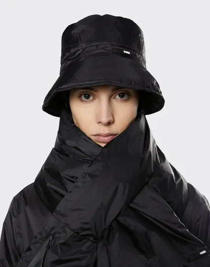 RAINS UNISEX juoda kepurė