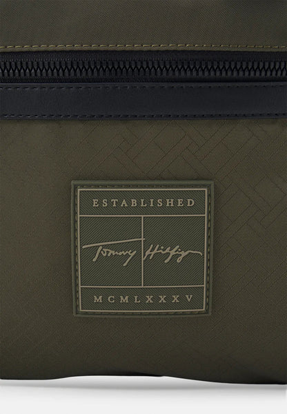 Tommy Hilfiger rankinė per petį